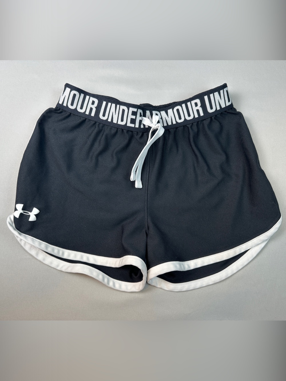 Under Armour Girls Black Athletic Shorts Size Medium Drawstring